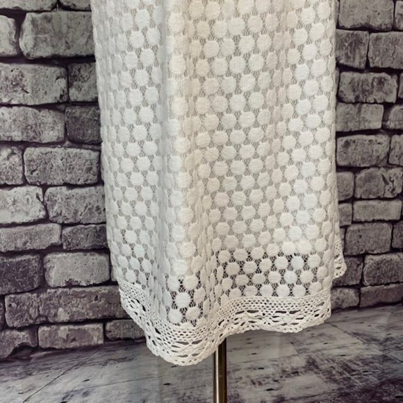Solitaire White Lace Dress Size Medium - Picture 3 of 10